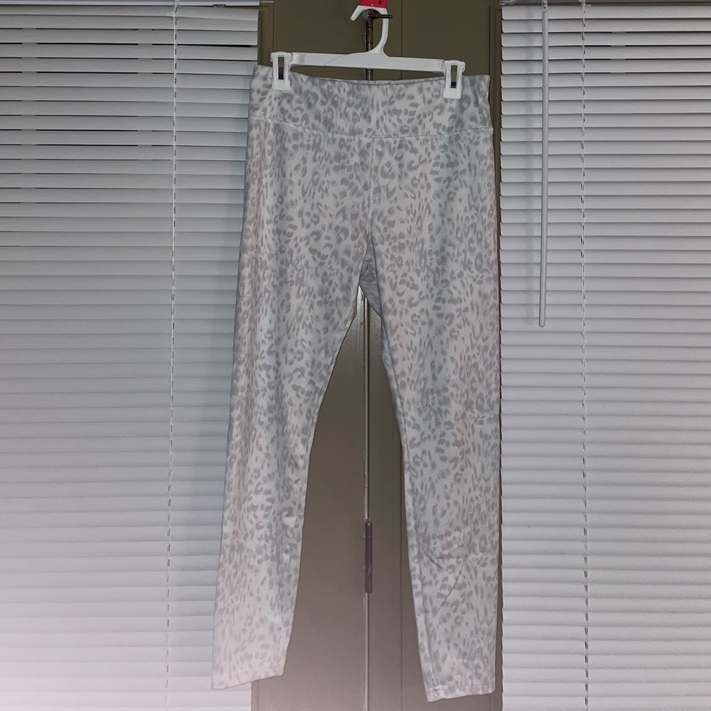 White Leggings with Silver Leopard / Cheetah Print